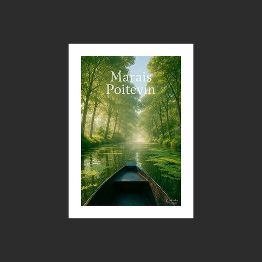 Affiche SP0028 Barque dans un canal du Marais Poitevin en été, design avec marge blanche.