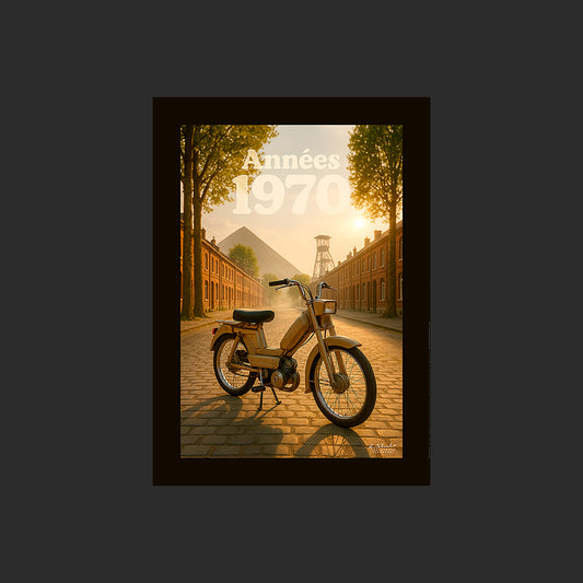 Affiche SP0102 Cyclomoteur Peugeot 102 beige dans un coron de Lens avec un terril, design avec marge couleur.