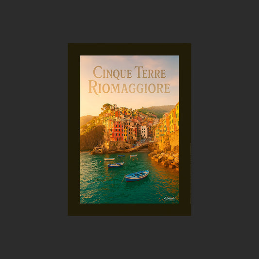 Affiche SP0175 Cinque Terre le port de Riomaggiore en été au couchant, design avec marge couleur.