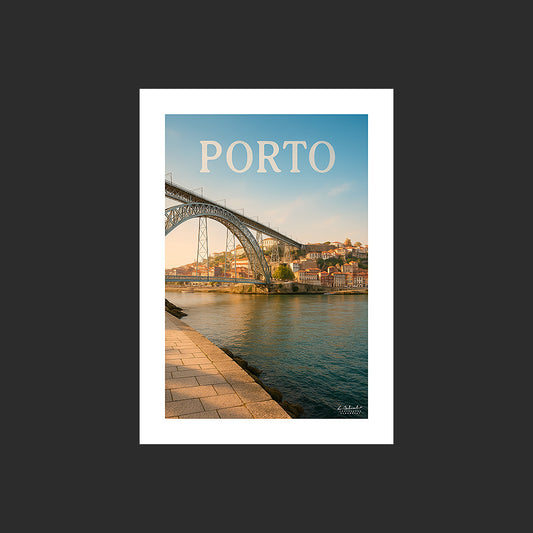 Affiche SP0190 Porto Pont Dom-Luis sur le Douro au Portugal au couchant, design avec marge blanche.