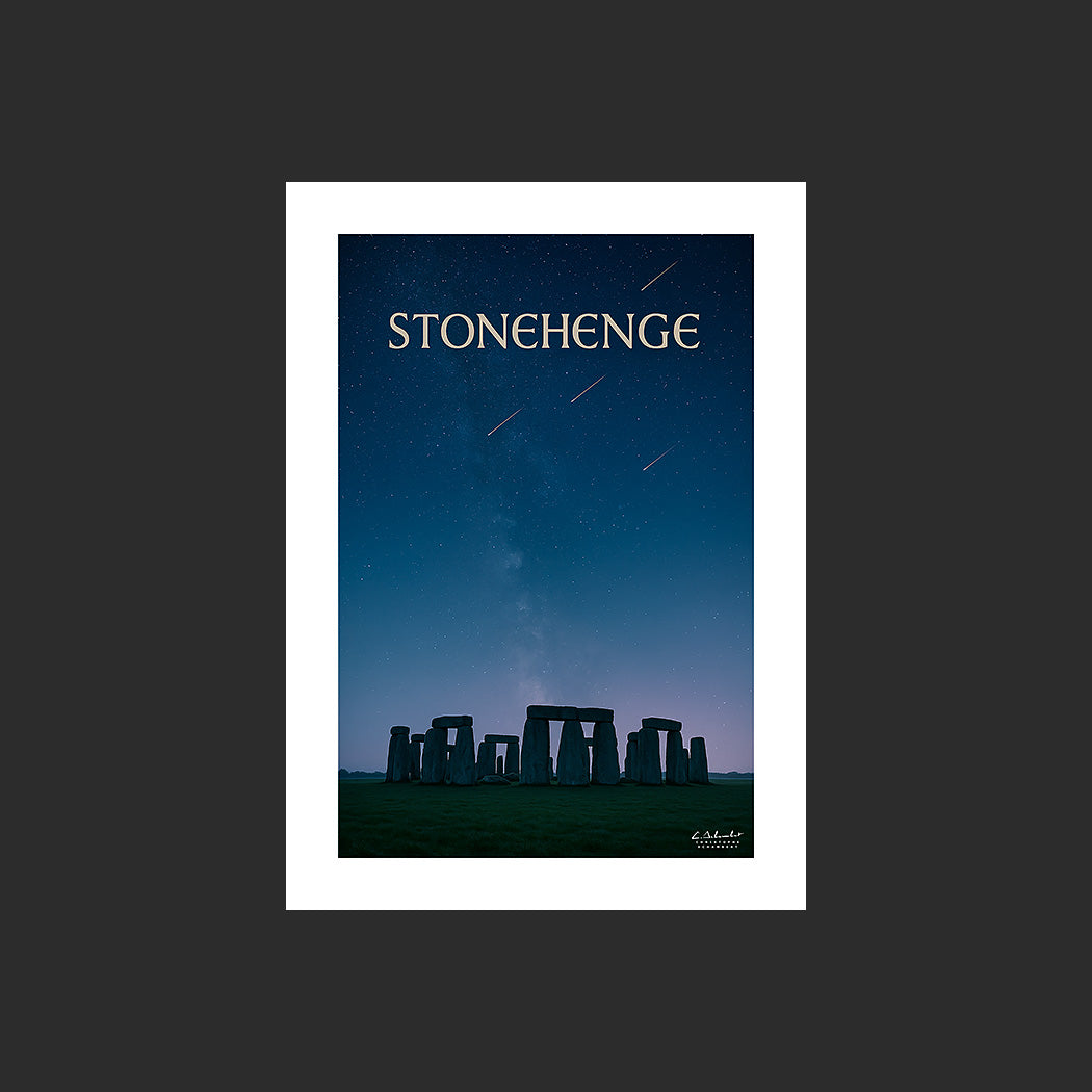Affiche SP0209 Stonehenge en Angleterre étoiles filantes et nuit d'équinoxe, design avec marge blanche.