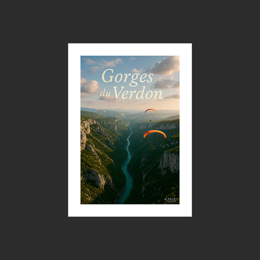 Affiche SP0221 Parapentes au-dessus du canyon du Verdon en Provence en été, design avec marge blanche.