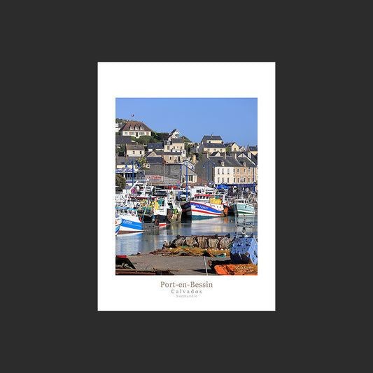 Affiche photo 2692 Bateaux de pêche à Port-en-Bessin en Normandie