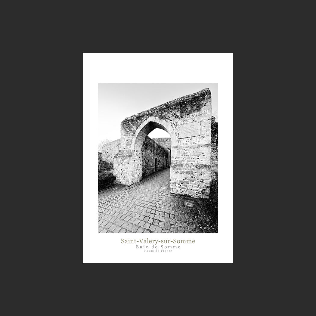 Poster photo 2744 La porte Guillaume à Saint-Valery-sur-Somme, design avec marge blanche.