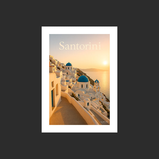 Affiche SP0107 L'île de Santorin en Grèce depuis une terrasse au couchant sur la mer, design avec marge blanche.
