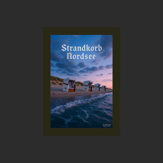 Affiche SP0134 Strandkorb en Allemagne en mer du Nord à l'heure bleue, design avec marge couleur.
