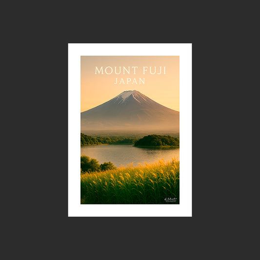 Affiche SP0167 Le Mont Fuji au Japon en été au soleil couchant, design avec marge blanche.
