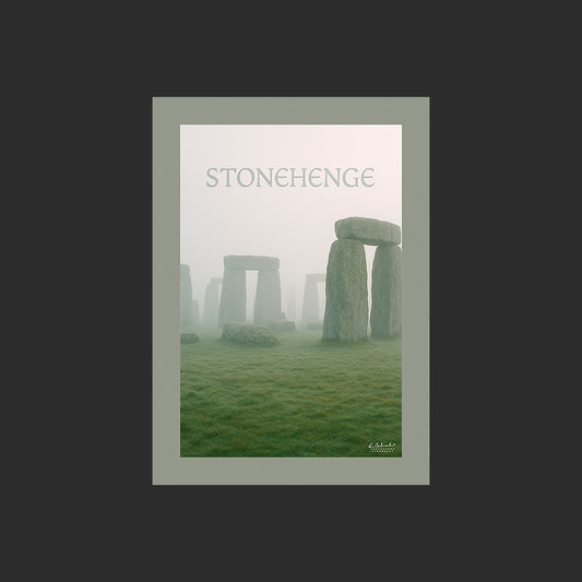 Affiche SP0208 Stonehenge en Angleterre dans le brouillard en automne, design avec marge couleur.